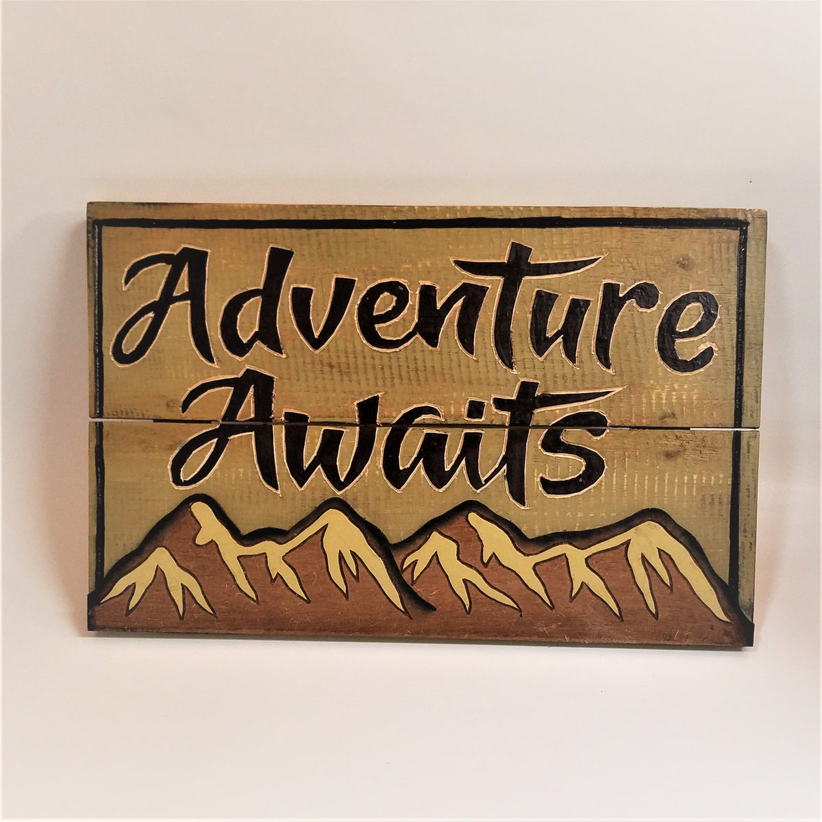 Cartello In Legno 'Adventure Awaits' | Decorazione Parete Stile Rustico | 15x45 Cm